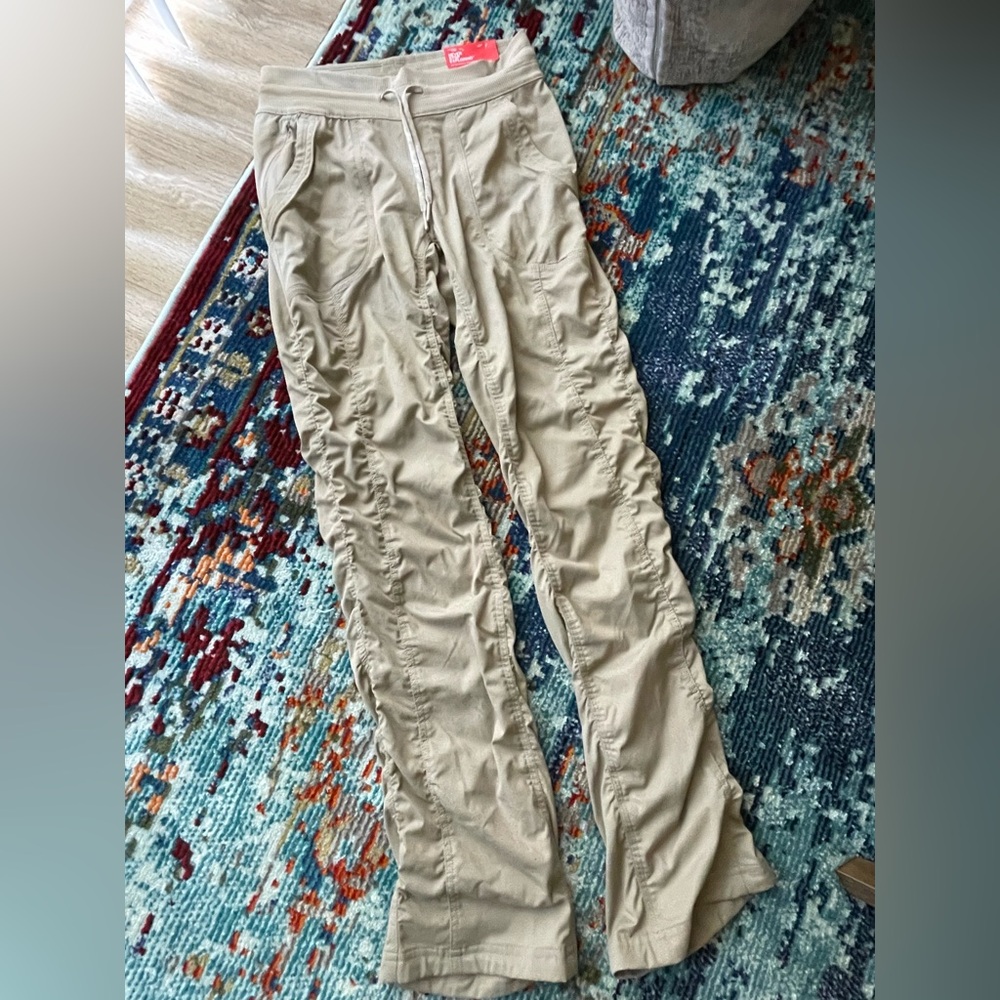 The North Face Aphrodite 2 Khaki Pants, NWT (COMFY stretch waistband)